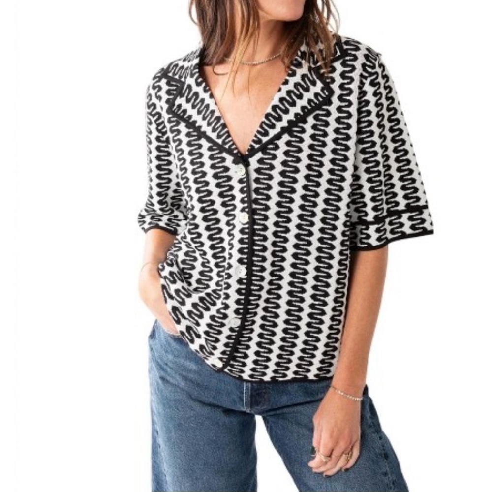 Women’s Lucy Paris Fiji Knit Black & White Button Short Sleeve Lapel Collar Top